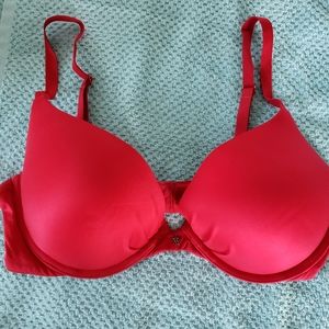 Victoria Secret Fabulous Plunge Push-up